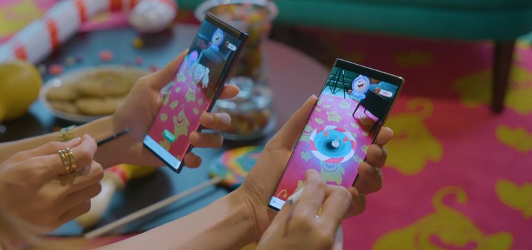 A popular mobile game Candy Crush launches a Samsung Galaxy exclusive AR content